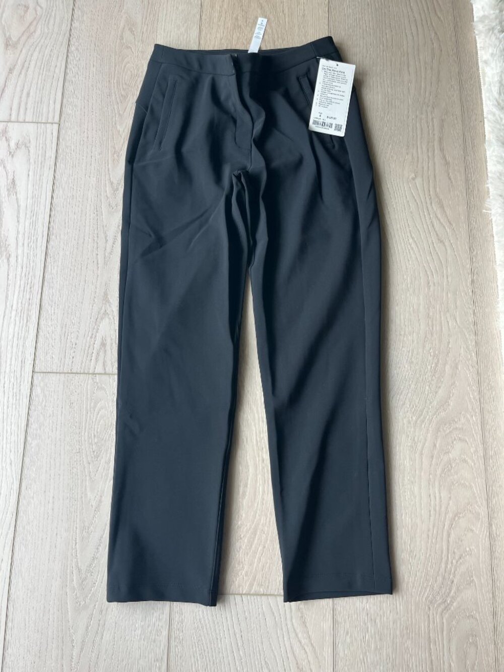 NWT Lululemon On the move Pants size 6